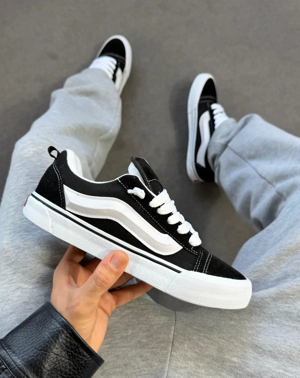 Vans KNU Preto Branco Luxo