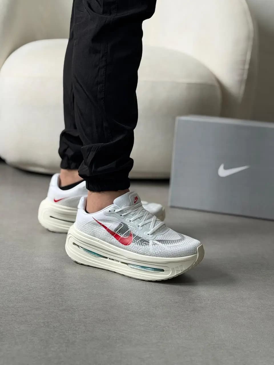 Nike Vomero Branco Vermelho Premium Vietnã
