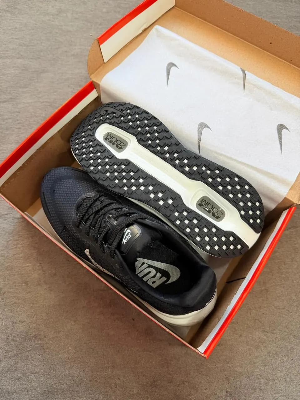 Nike Vomero Branco Preto Premium Vietnã