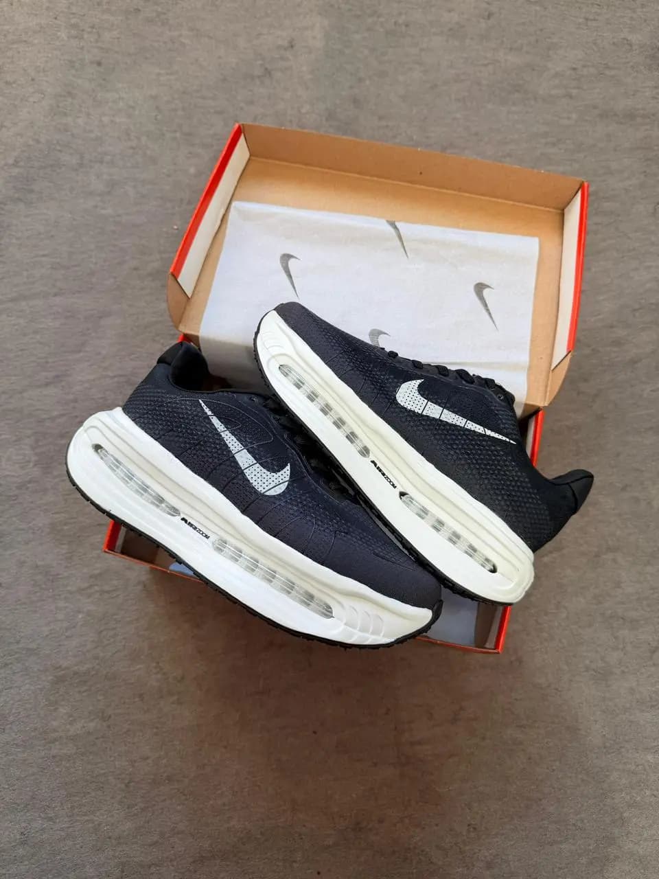 Nike Vomero Branco Preto Premium Vietnã