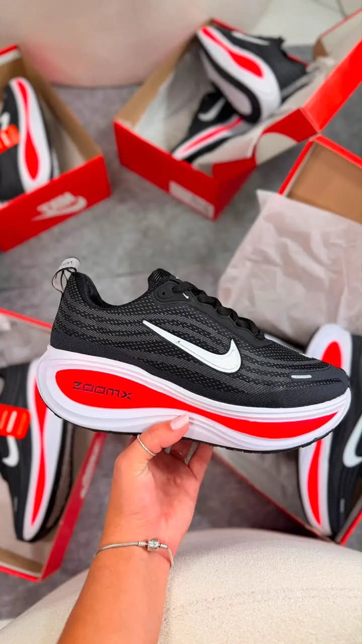 Nike Vomero Preto Laranja Luxo