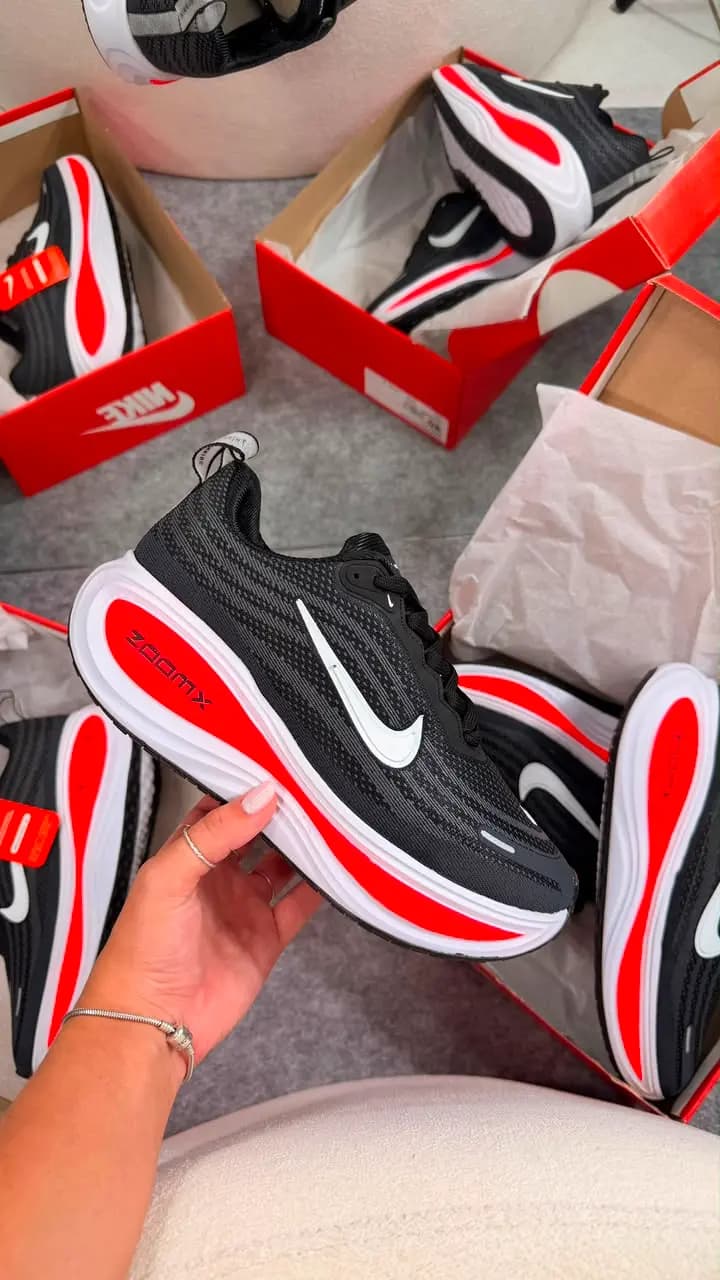 Nike Vomero Preto Laranja Luxo