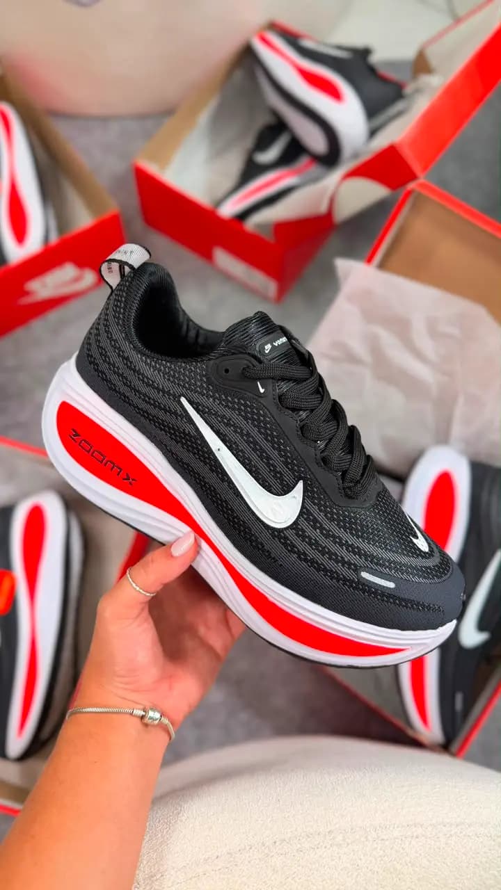 Nike Vomero Preto Laranja Luxo