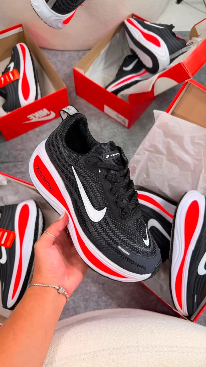 Nike Vomero Preto Laranja Luxo
