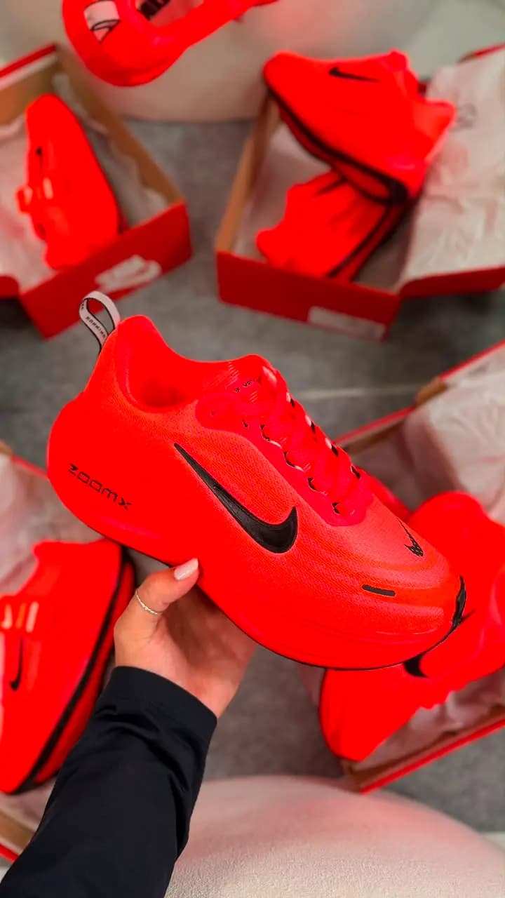 Nike Vomero Laranja Neon Luxo
