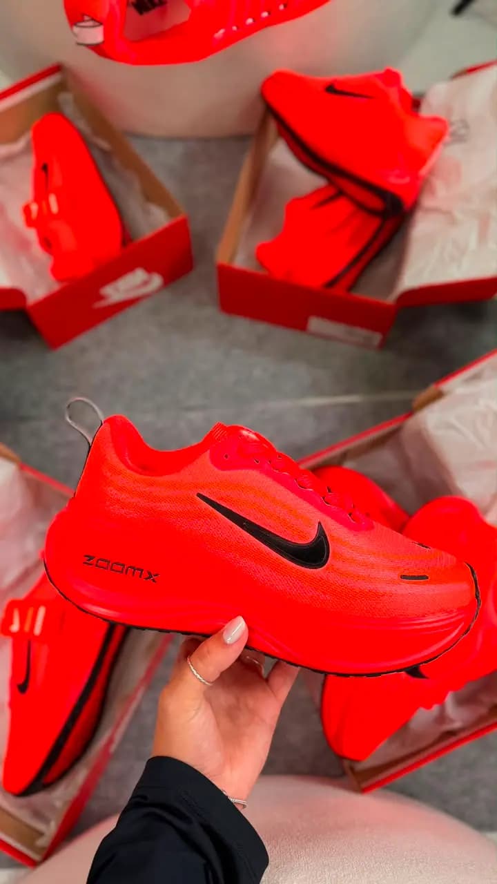 Nike Vomero Laranja Neon Luxo