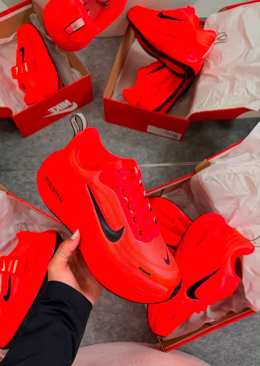 Nike Vomero Laranja Neon Luxo