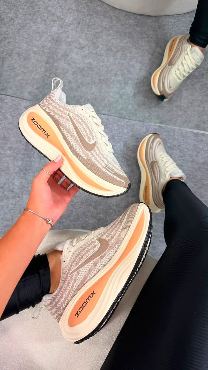 Nike Vomero Off Nude Luxo