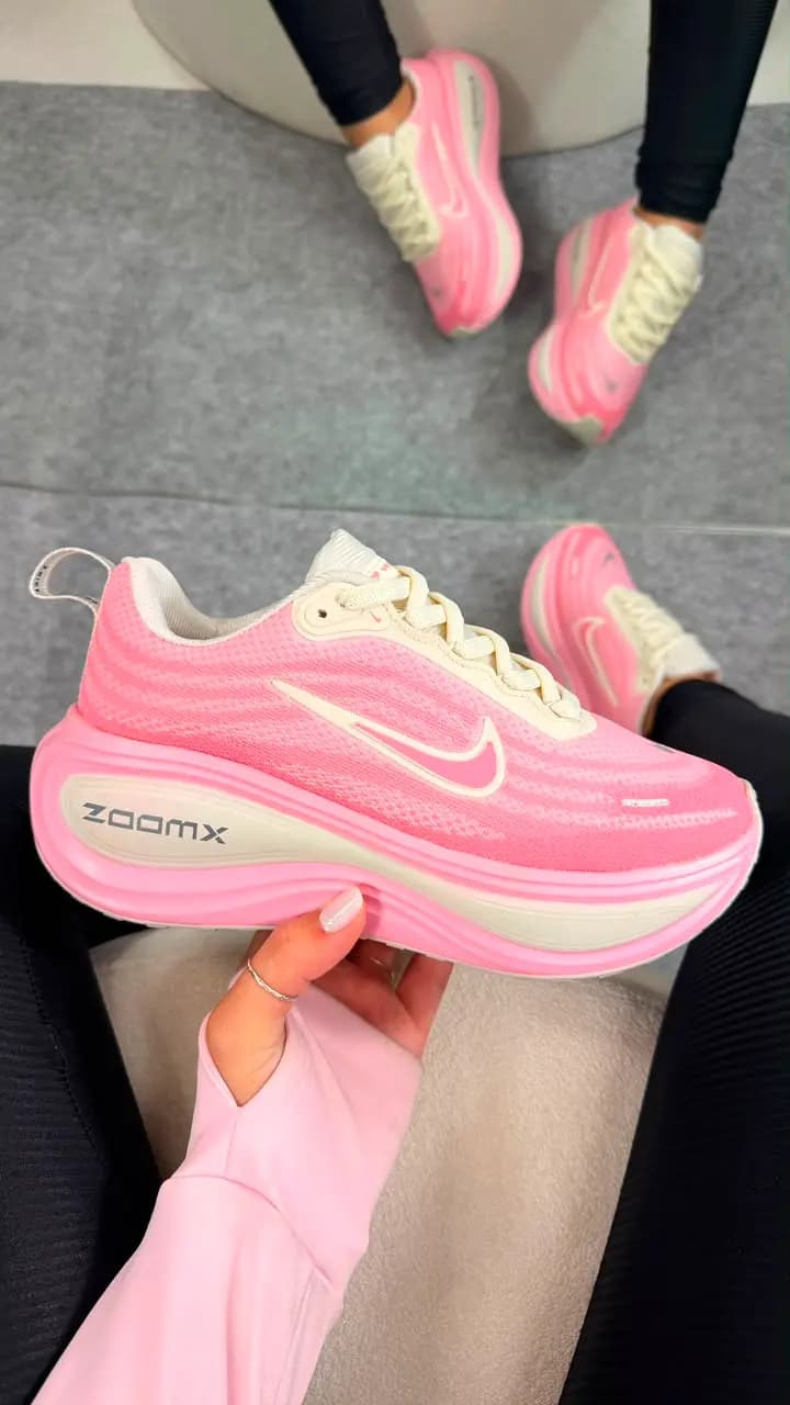Nike Vomero Plus Off Rosa Luxo