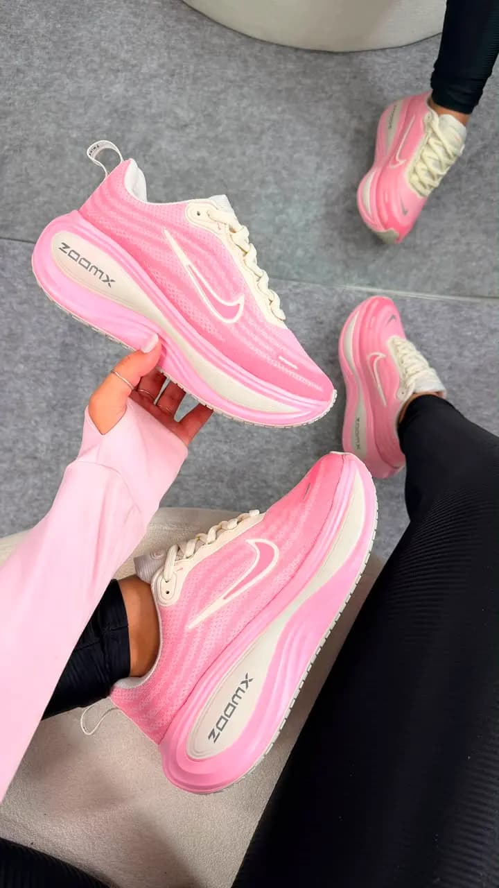 Nike Vomero Plus Off Rosa Luxo