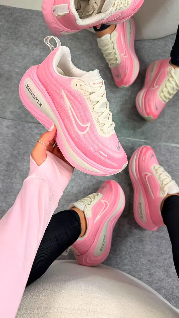 Nike Vomero Plus Off Rosa Luxo