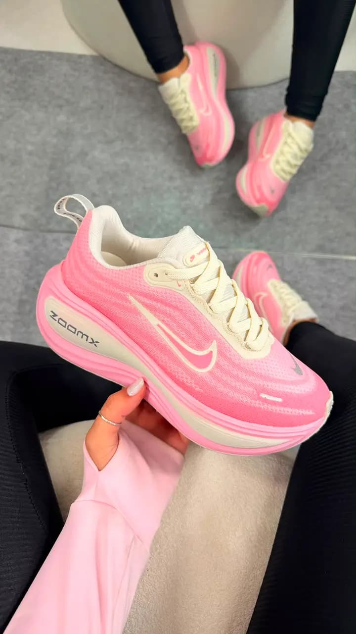Nike Vomero Plus Off Rosa Luxo