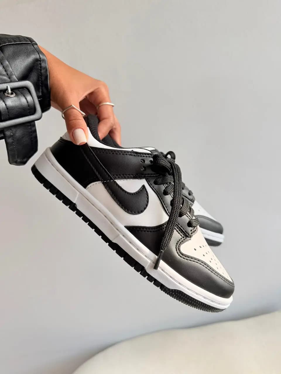 Nike Dunk SB Low Pro Panda Luxo